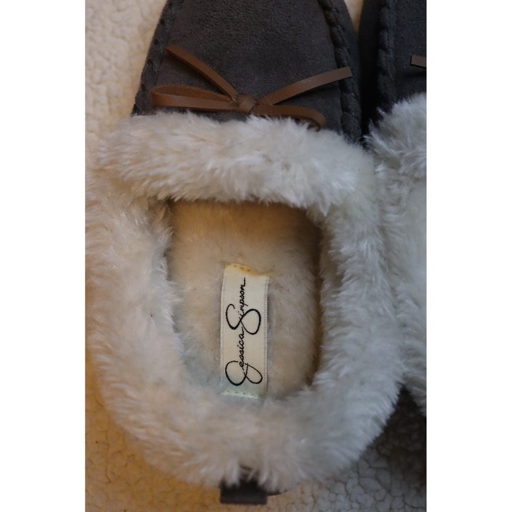 Jessica Simpson Women Gray Faux Fur Lined Moccasin Slippers Size S 6-7 - Picture 2 of 3